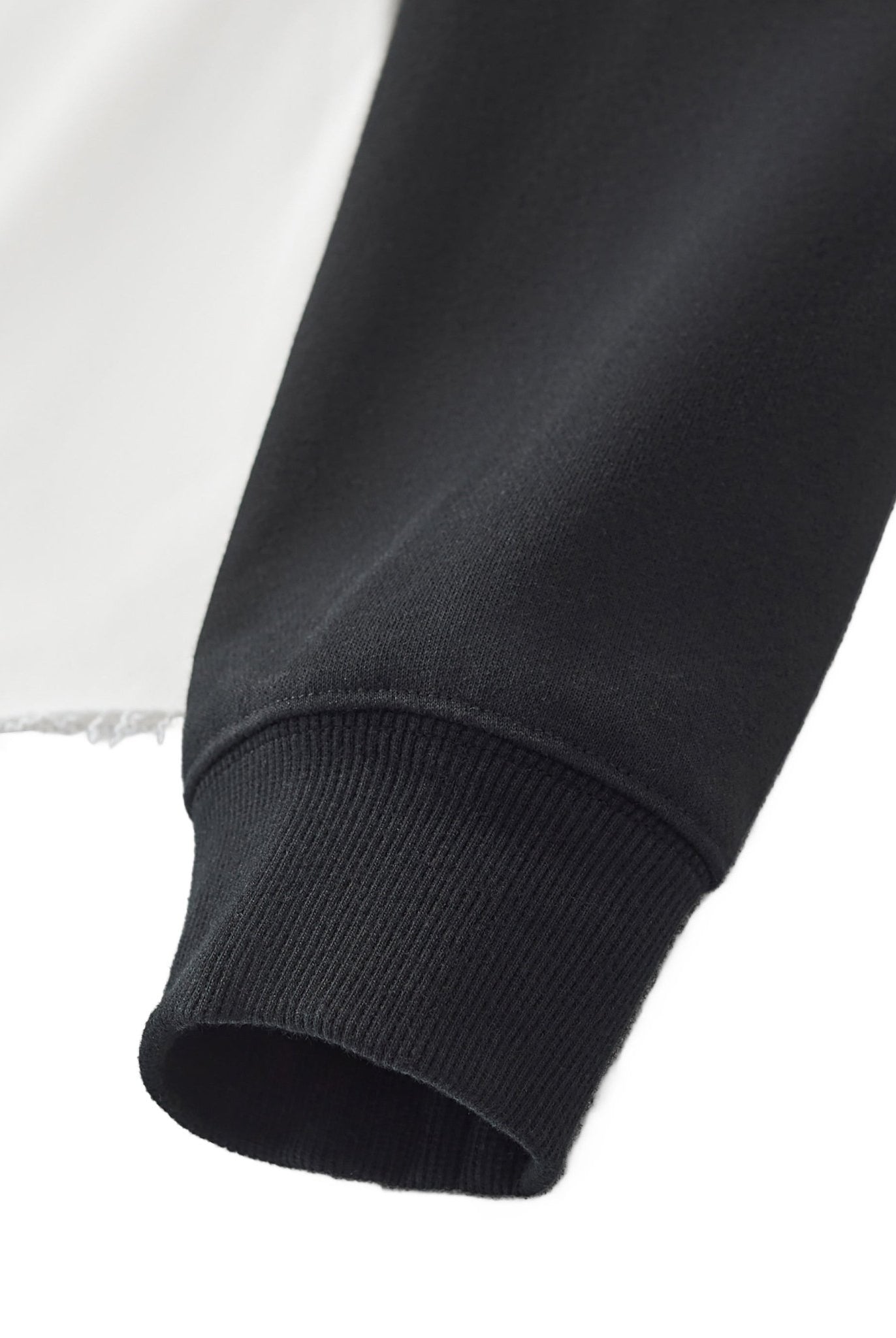 DF Dravaryn Crest Beige and Black Raw - Hem Color - Block Crop SweatshirtRaw - Hem Crop SweatshirtDF Dravaryn Crest Beige and Black Raw - Hem Color - Block Crop Sweatshirt250901PODBE0644001