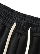 DF Black Contrast Side - Stripe Straight - Leg PantsContrast Side - Stripe Straight - Leg PantsDF Black Contrast Side - Stripe Straight - Leg Pants251005PODPX1320001