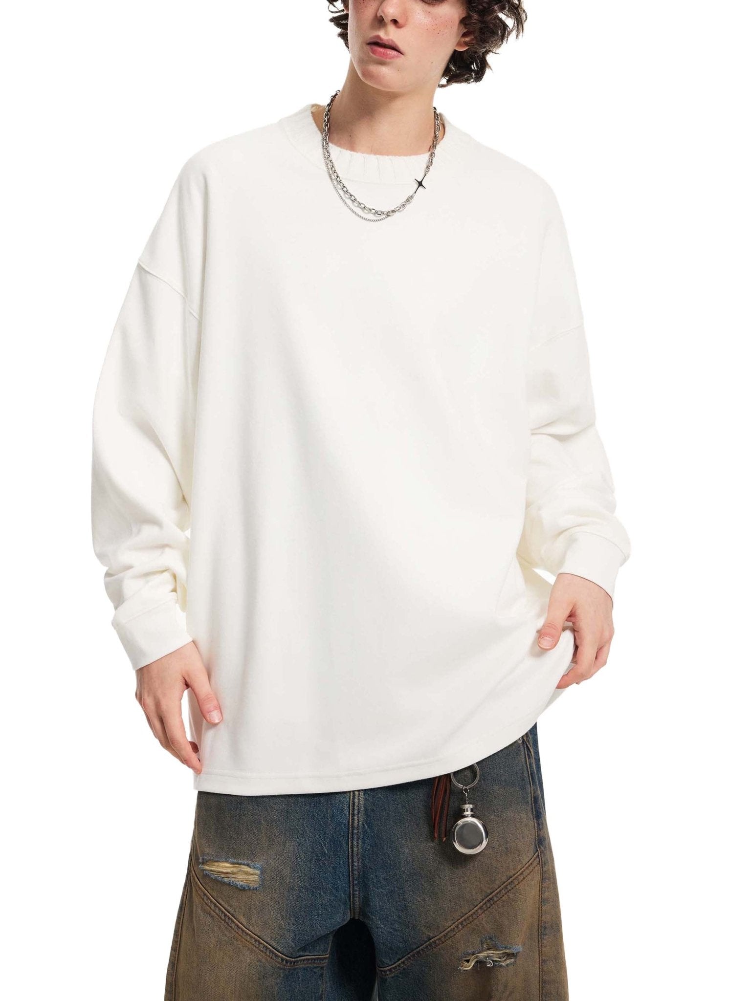 White Knitted Round Neck Oversize SweatshirtKnitted Round Neck Oversize SweatshirtWhite Knitted Round Neck Oversize Sweatshirt251012PODRA1105001